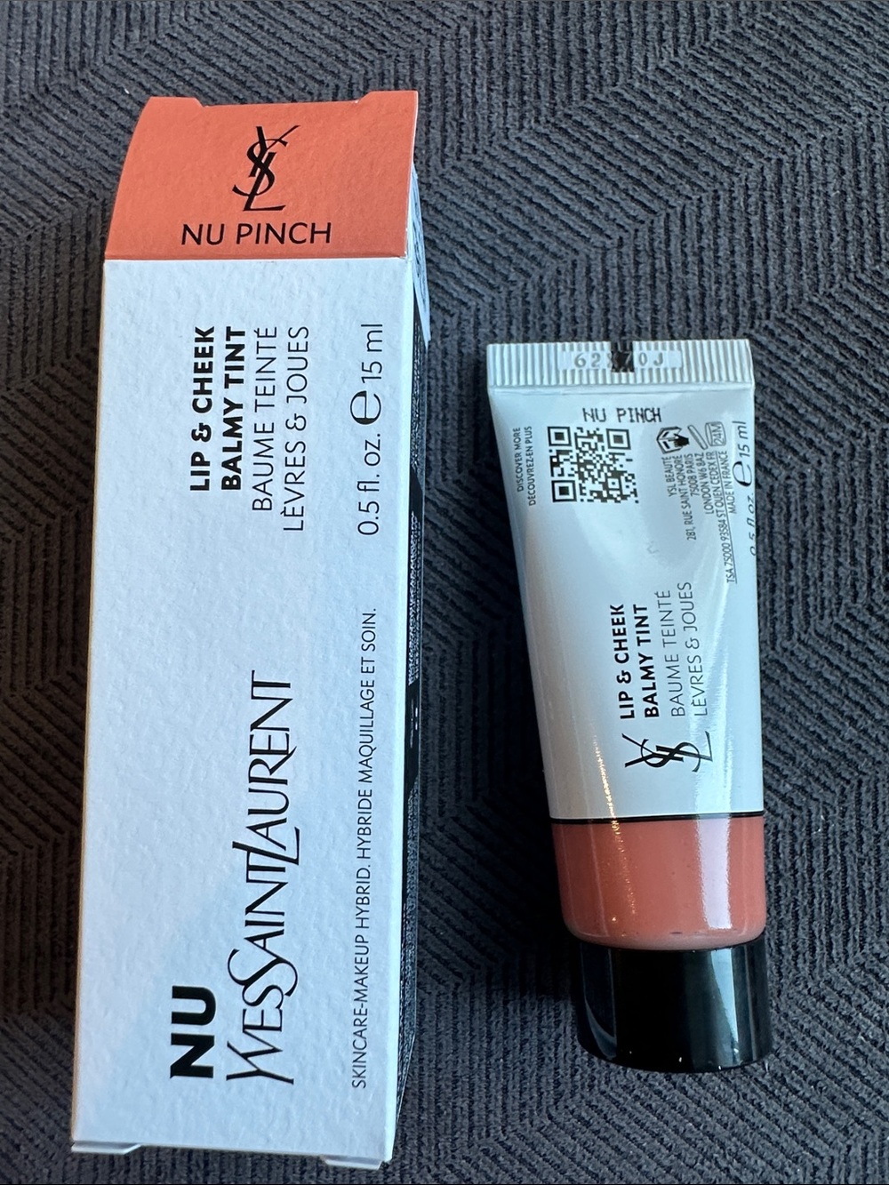 Yves Saint Laurent NU Pinch Lip & Cheek Balm